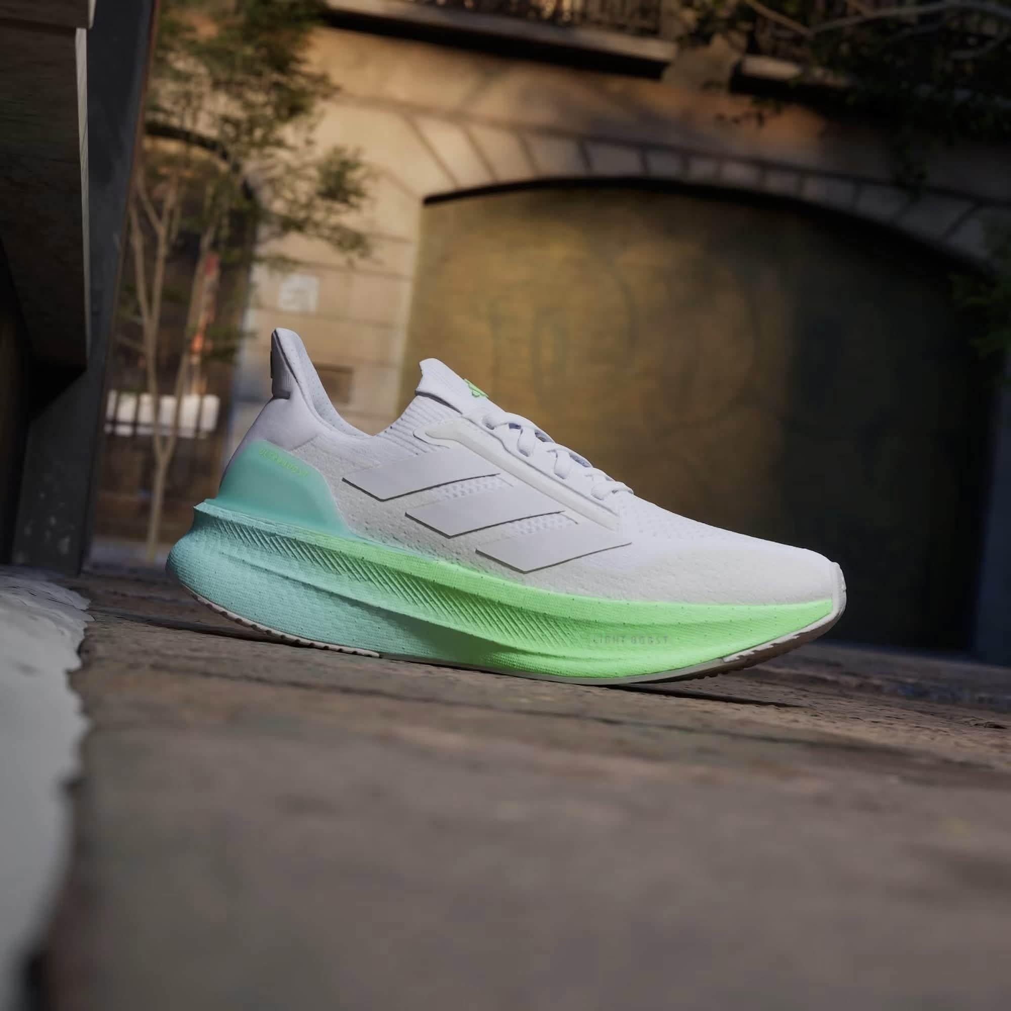 Adidas Ultraboost 白薄荷绿|缓震慢跑鞋全方位解析